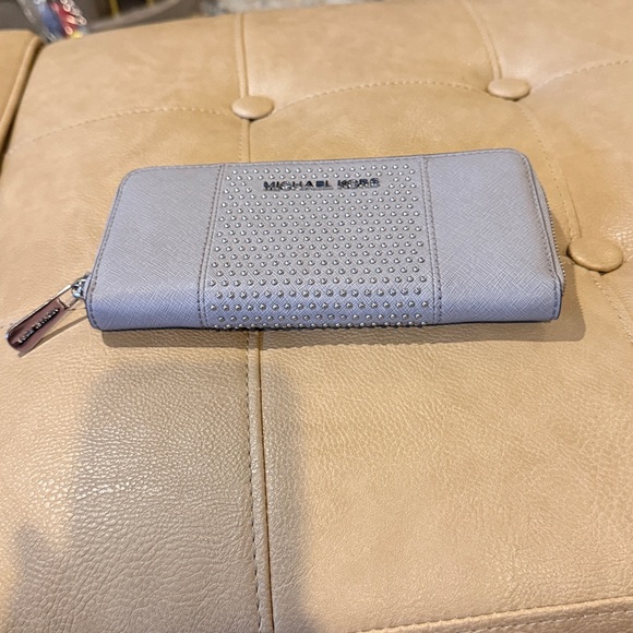 Michael Kors Light Gray Studded Key & Card Holder wallet 8 by 4 - Picture 7 of 8